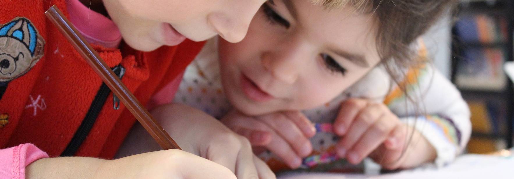 Derecho a la nacionalidad: niño obtiene nacionalidad chilena, a pesar de que sus padres incumplen ley migratoria