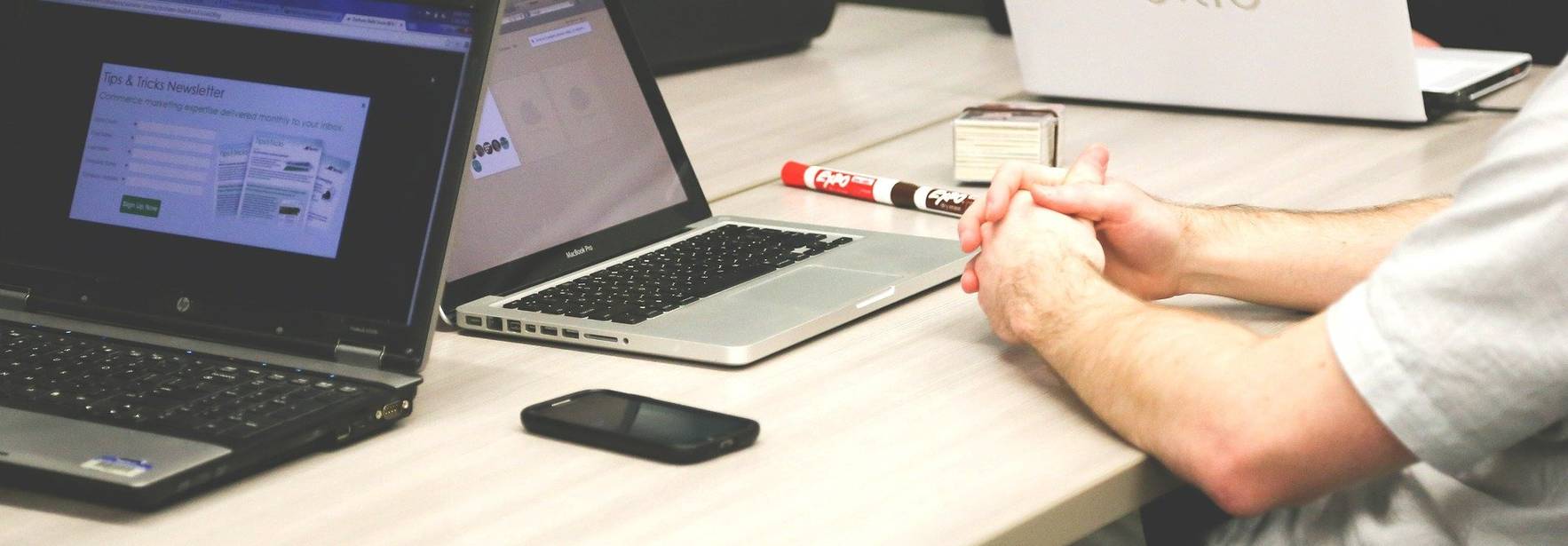 El bar puede pedirte el certificado Covid, tu jefe no: por qué la normativa española protege más los datos del empleado que los del ciudadano