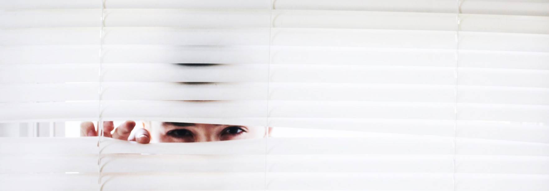 ¿Se debe permitir el anonimato del informante en los canales de denuncias internos?