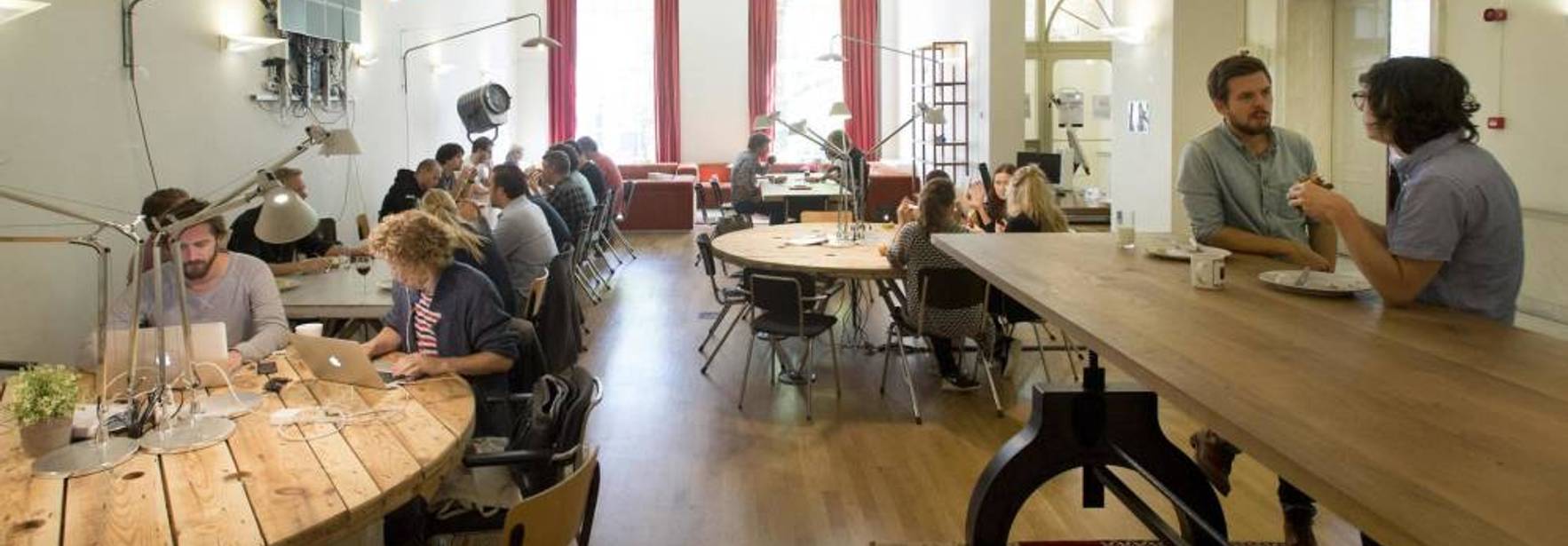 El Confidencial: Locos por ligarse a una 'startup': el nuevo reto de los despachos