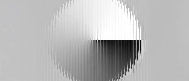 La imagen presenta una forma circular con un efecto de líneas que crean un patrón de contraste entre blanco y negro.